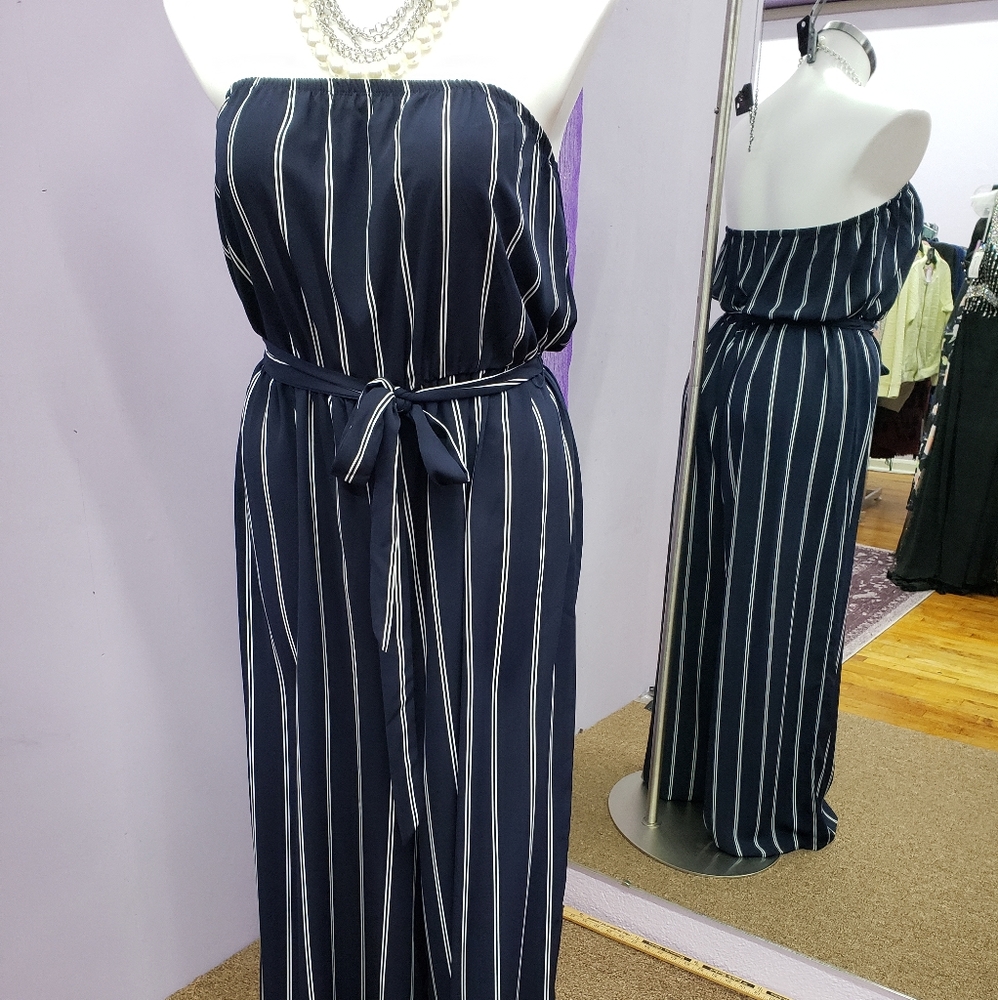 Maitai strapless  Navy jumpsuit